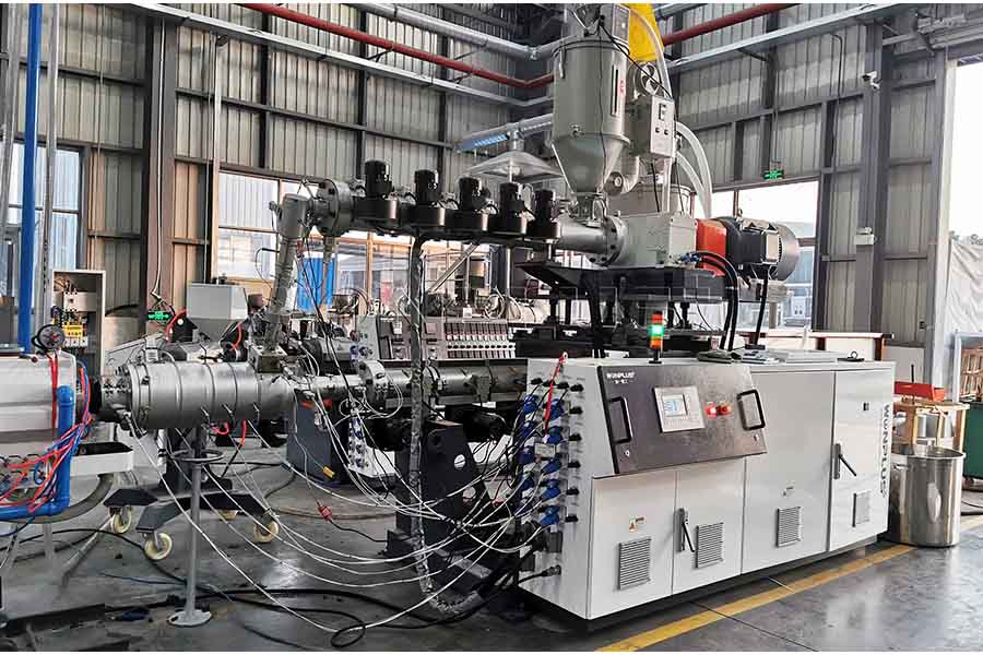 PPR HDPE 20-110mm 3 ชั้นเครื่องผลิตท่อที่โรงงาน