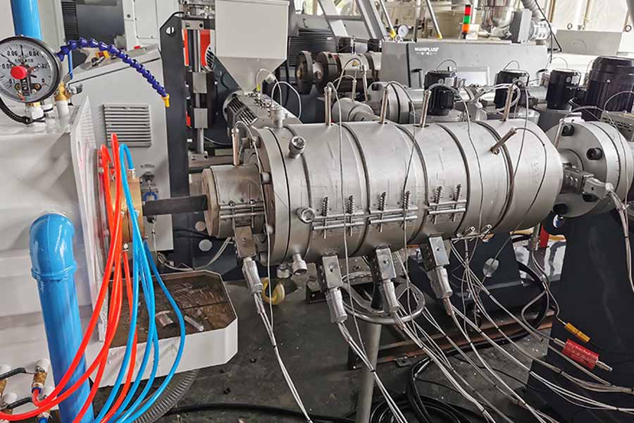  20-110 มม. HDPE PPR สายการผลิตท่อสำเร็จการทดสอบ