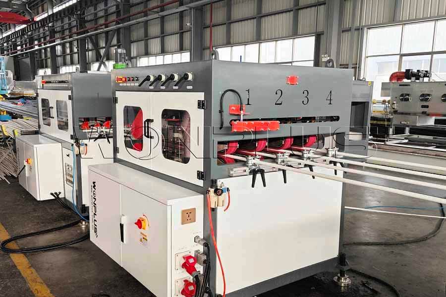 สายการผลิต Extrusion Line ของท่อ PVC สี่ช่องเสร็จสิ้นการทดสอบเดินเครื่อง