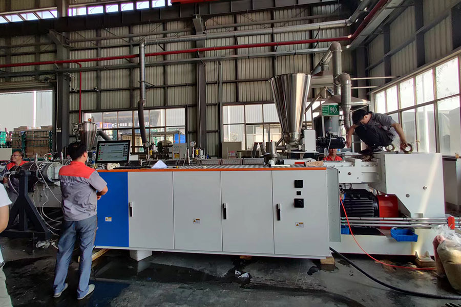 High Efficient Parallel Twin Screw Extruder Extrusion Testing
